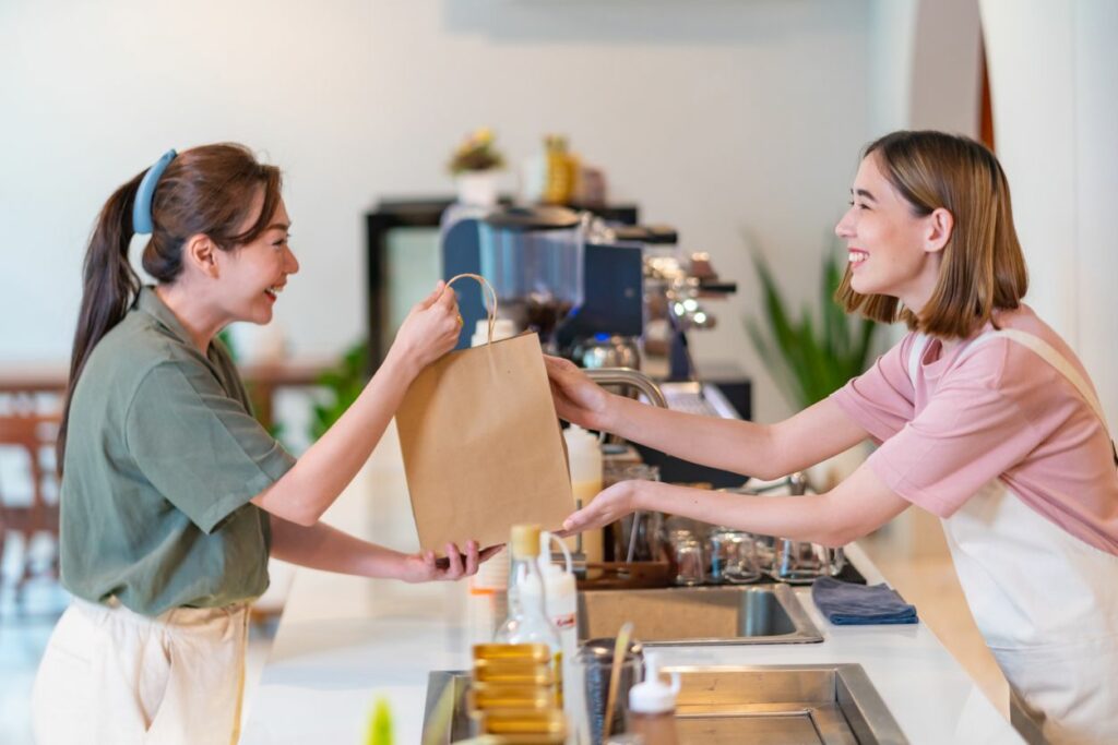 Lebih dari Sekedar Pelanggan: Membangun Hubungan Baik dengan Pelanggan untuk F&B 2 istock 1330700313jpg 20221013090143 - Lebih dari Sekedar Pelanggan: Membangun Hubungan Baik dengan Pelanggan untuk F&B - 1
