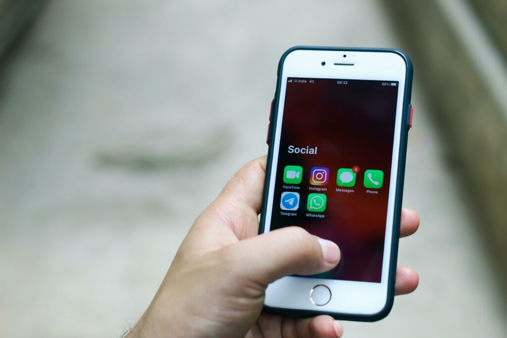 7 Tips WhatsApp Broadcast Marketing yang Efektif untuk Promosi Produk UKM 3 pexels photo 7787232 - 7 Tips WhatsApp Broadcast Marketing yang Efektif untuk Promosi Produk UKM - 3