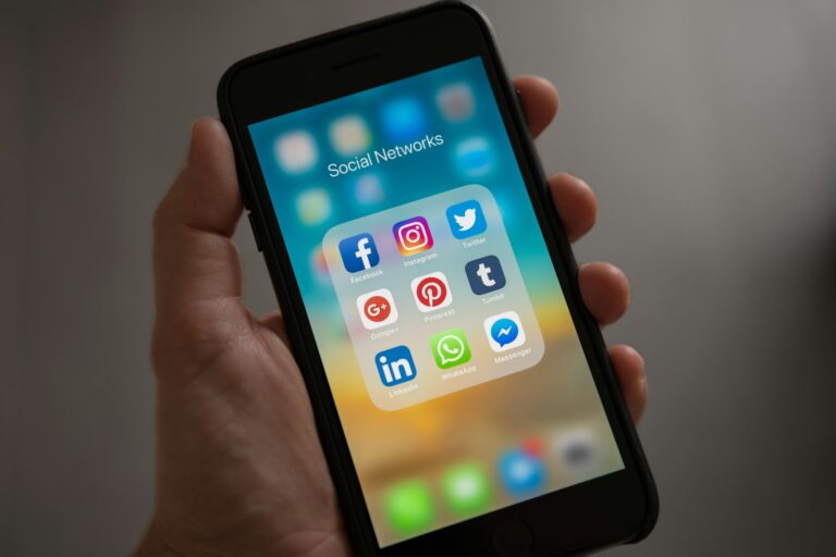 7 Kiat Mengelola Akun Media Sosial sebagai Bagian dari Online Presence UKM Anda